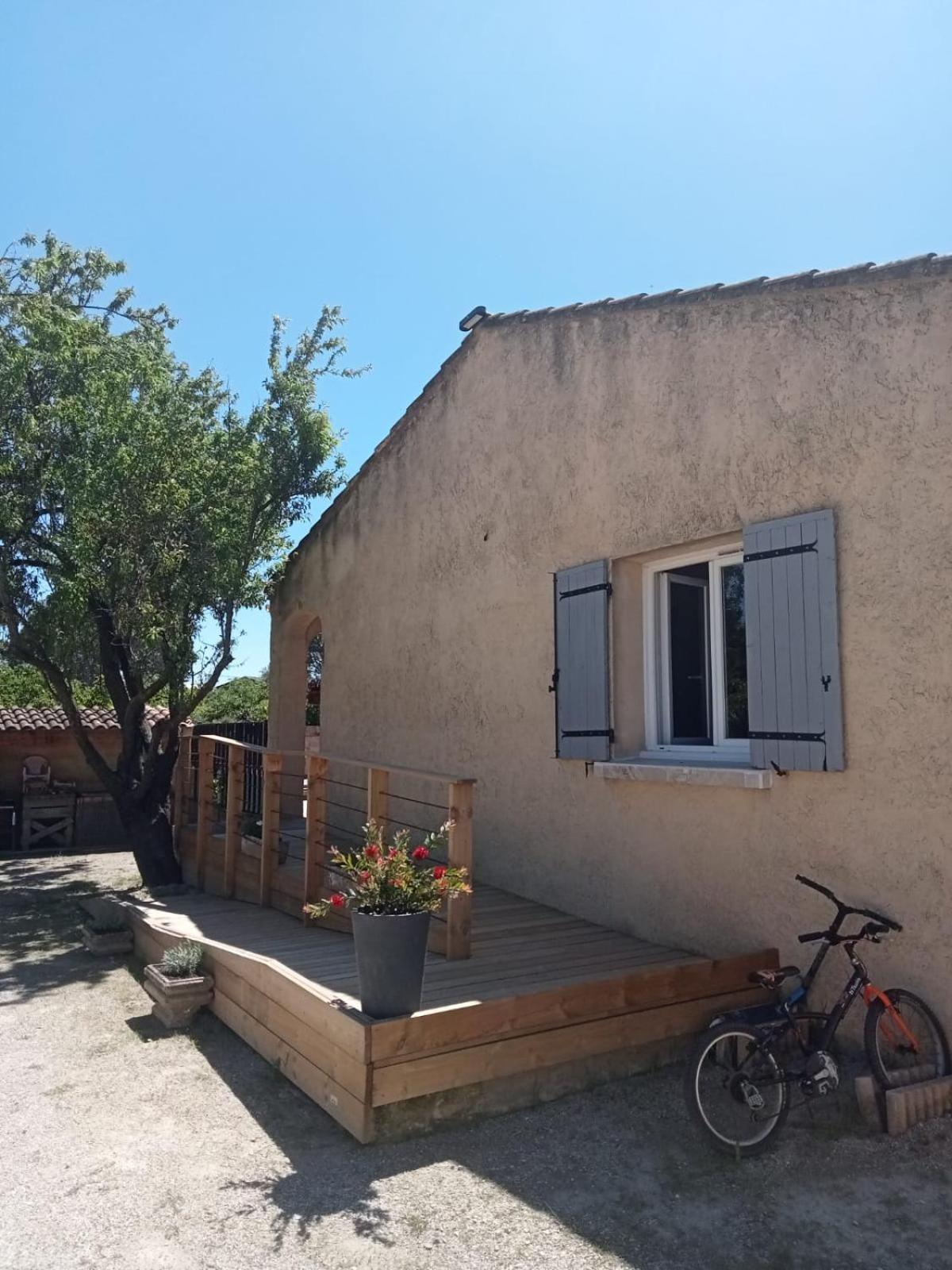 Le Mas De La Joelette Vedene Exterior photo